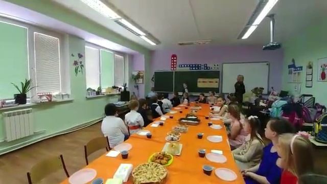 8 Марта в 3 классе (этюд) смотреть онлайн