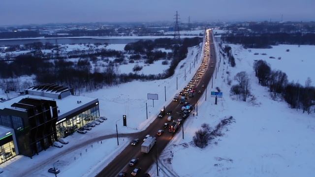 Великий Новгород. Повезло с уборкой улиц и ремонтом моста. смотреть онлайн