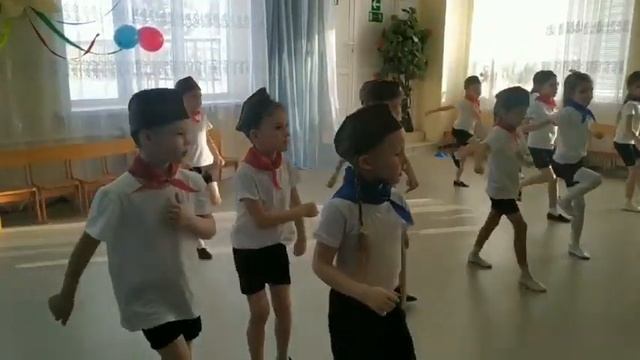 Патриотическая игра "Зарница", в подготовительной к школе группе, с использованием Qr- кодов. смотреть онлайн
