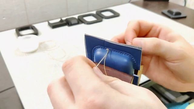 [DIY] Leather Apple AirPods case making v.2.0 / Wet molding смотреть онлайн