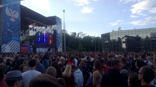 Донецк танцует под макарену,) смотреть онлайн
