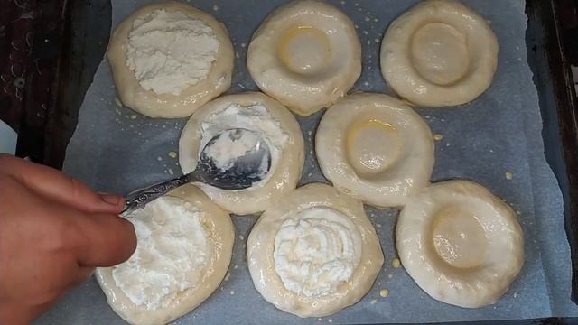 Смачні, здобні ватрушки, та міні піци з сирним соусом, без сиру! смотреть онлайн