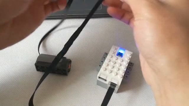 Как перейти с lego wedo 1 на lego wedo 2. Пример работы кабеля переходника! смотреть онлайн