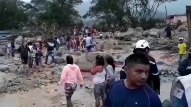 Flooding Mudslide in Colombia 2 04 2017 Оползень в Колумбии видео deslizamiento de tierra смотреть онлайн