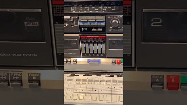 SALE ! Sharp GF-990 Synth Processor Synthesizer Boombox Cassette Tape Portable Am/Fm Radio 80s Rare смотреть онлайн
