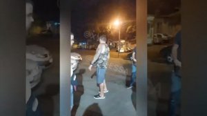 Стас Домбровский избивает людей