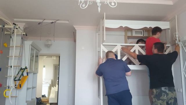 Сборка и установка крутой детской кроватки со вторым этажом. смотреть онлайн