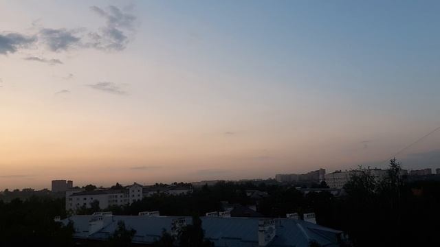 Тихий летний вечер, вид из окна. смотреть онлайн