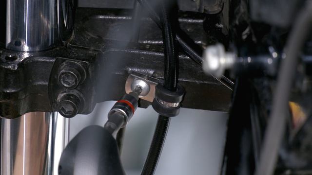 Сборка Армированных Тормозных Шлангов на Road Glide смотреть онлайн