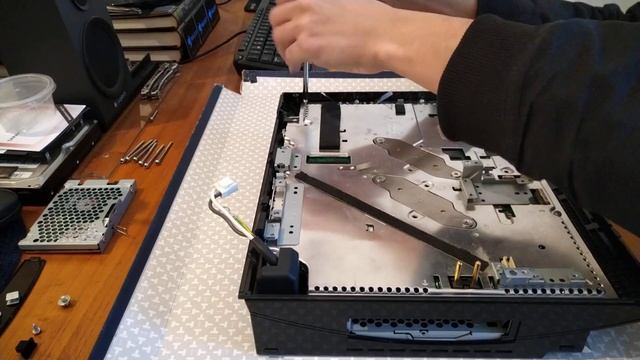 PS3 Fat ylod disassembly and fix Without HeatGun Part 1 смотреть онлайн