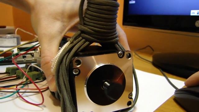 Frezarka CNC #1 - Sterownik powerlolu z silnikiem krokowym NEMA 23 na linuxcnc смотреть онлайн