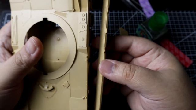 M1A1 ABRAMS 1/35 SCALE - BUILD