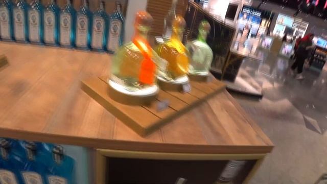 Перелёт Москвы - Бангкок через Маскат. Цены в Duty Free Терминал С. Быстро пройти границу и таможню