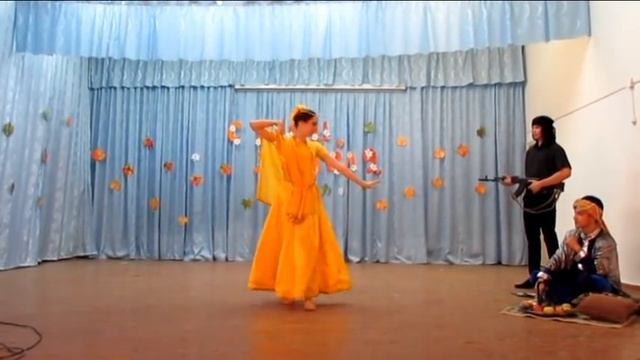 Индийский танец. 11"Б".День учителя смотреть онлайн