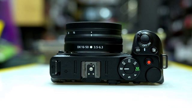 Nikon Z30 Hands-On Review | Z30 Body & Design ! смотреть онлайн