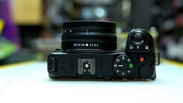 Nikon Z30 Hands-On Review | Z30 Body & Design !