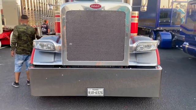 Hammett Excavation/ both Peterbilt heavy hauls смотреть онлайн