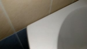 У вас потекла и зашаталась ванна ?  Ремонт и наладка акриловой ванны.