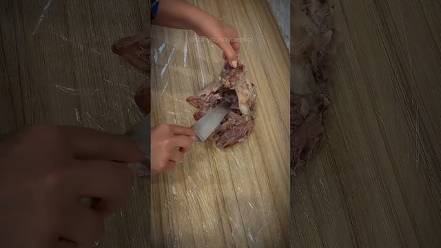 Вкуснятина за копейки?готовьте сразу 2!Рулет из рульки#рулька#рулет#чтоприготовить#простойрецепт смотреть онлайн