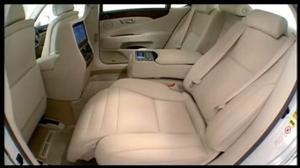 Lexus Hybrid Drive LS600hL @ 2010 Lexus Motor Show