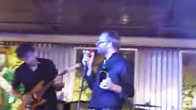 Cassette - Drunk 'n honest (live) смотреть онлайн