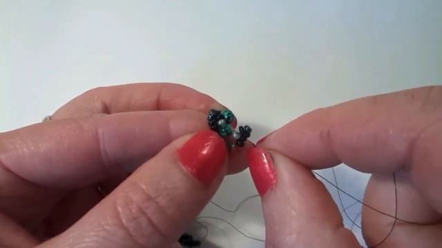 Оплетание овального кабошона петербургской цепочкой.