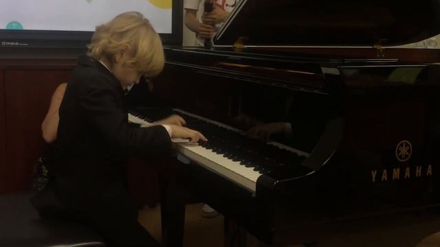 Elisey Mysin, wonder child. Beethoven, Sonata No.20 (I) Елисей Мысин, Бетховен, Соната № 20 (ч.I) смотреть онлайн
