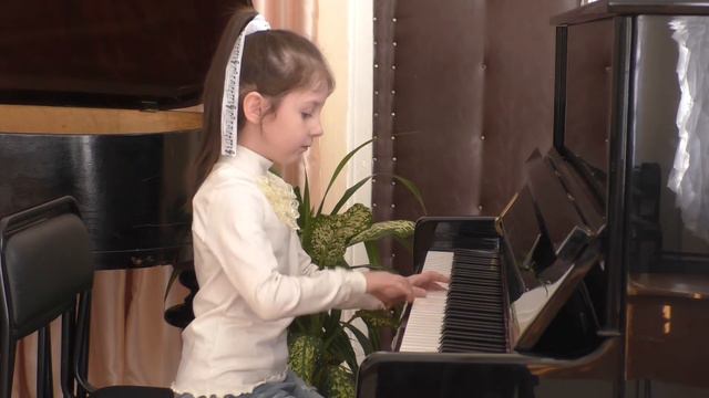 Русецкая Дарья, 7 лет И. Королькова - вариации на тему "Веселые гуси" смотреть онлайн