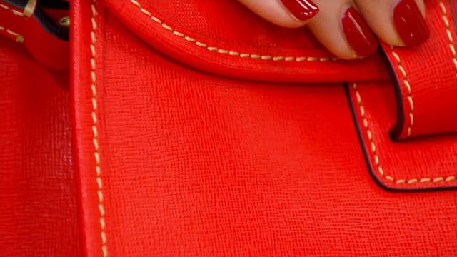 Dooney & Bourke Saffiano Leather Flap Crossbody on QVC смотреть онлайн