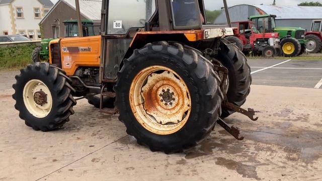 Lot 80 RENAULT 90-34 4WD TRACTOR смотреть онлайн