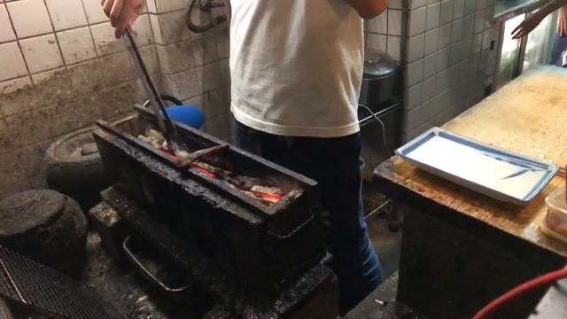 Использование их для перекуса в середине дня также очень разумно. смотреть онлайн