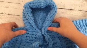 Комбинезон для малыша из пряжи Alize Puffy fine. Вяжем без спиц и крючка