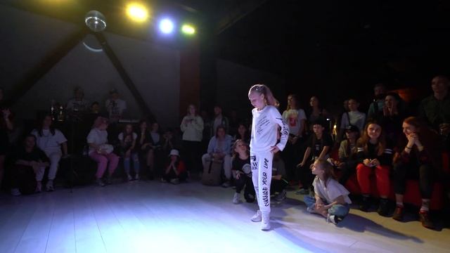 Newstyle Shuffle Battle vol. 3 [ Kids ] Smile Girl vs Katty смотреть онлайн