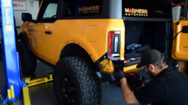 DIY Ford Bronco: Installing the Flush Mount LED Tail Lights by Oracle смотреть онлайн