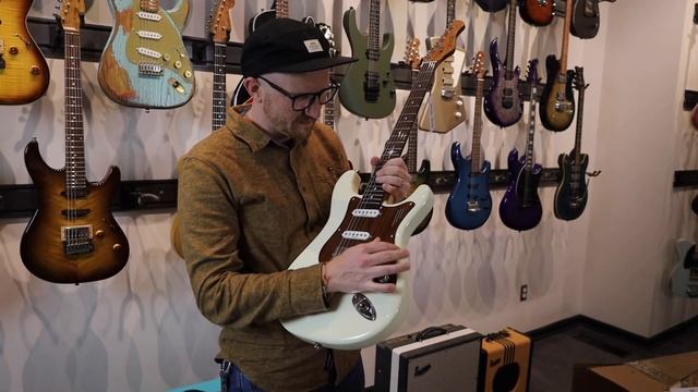 First Impressions | We Unbox New Magneto Guitars / U-One Series