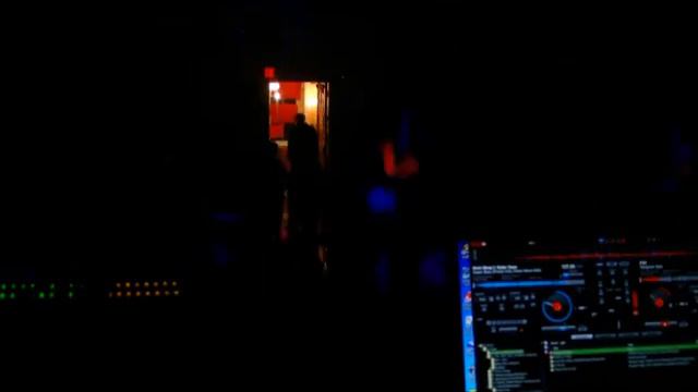 11/16 Gig-Log: AYS "Attack of the Wild Turkey" Dance смотреть онлайн