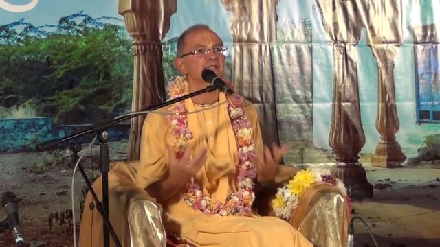 Смысл Маха мантры. Настройка на Воспевание Святых Имен Господа. Бхакти Вигьяна Госвами 24.04.2021 смотреть онлайн