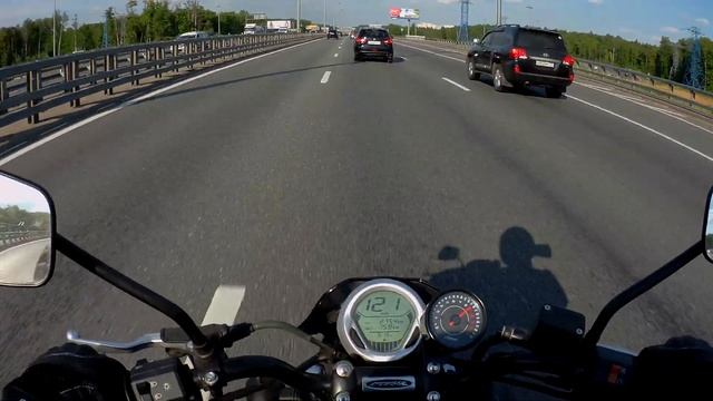 Bajaj Avenger 220 street. Highway riding смотреть онлайн