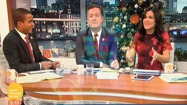STAR WARS THE FORCE AWAKENS - FIRST BAD REVIEW - PIERS MORGAN смотреть онлайн