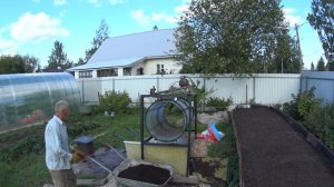 Самодельная сеялка, для просеивания торфа, земли, песка