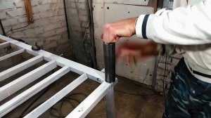 Реставрирую старый автомобильный шприц для густой смазки.