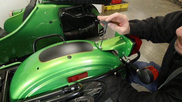 URAL How-To - Rear Fender Rack Installation смотреть онлайн