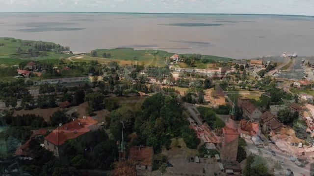 FROMBORK z lotu ptaka, Polska z drona, City of Mikołaj Kopernik | Aerial 4K Drone Footage смотреть онлайн