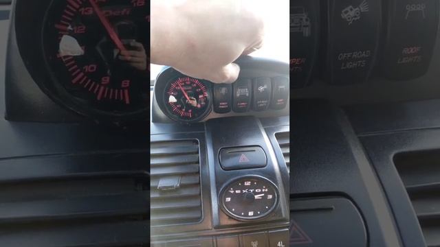 Установка Вольтметра реплика Defi. Режим день/ночь смотреть онлайн