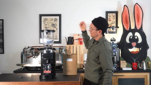 AM2PM: Mahlkonig E65S / E80S Grind-by-Weight Unboxing & Setup смотреть онлайн