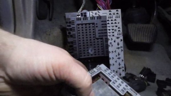 Вольво S80 не работают поворотники.