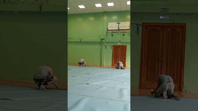 укладка паркета на 160 м2 Готовим зал к сезону. смотреть онлайн