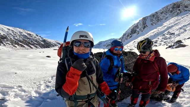 Мунку Сардык покорение в мае 2023 смотреть онлайн