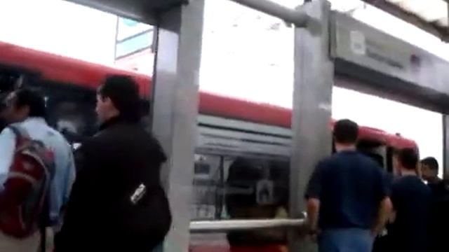 Revolucion MetroBus Station, Mexico City, August 7, 2010 смотреть онлайн