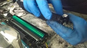 Инструкция по заправке картриджа СВ435А лазерного принтера.